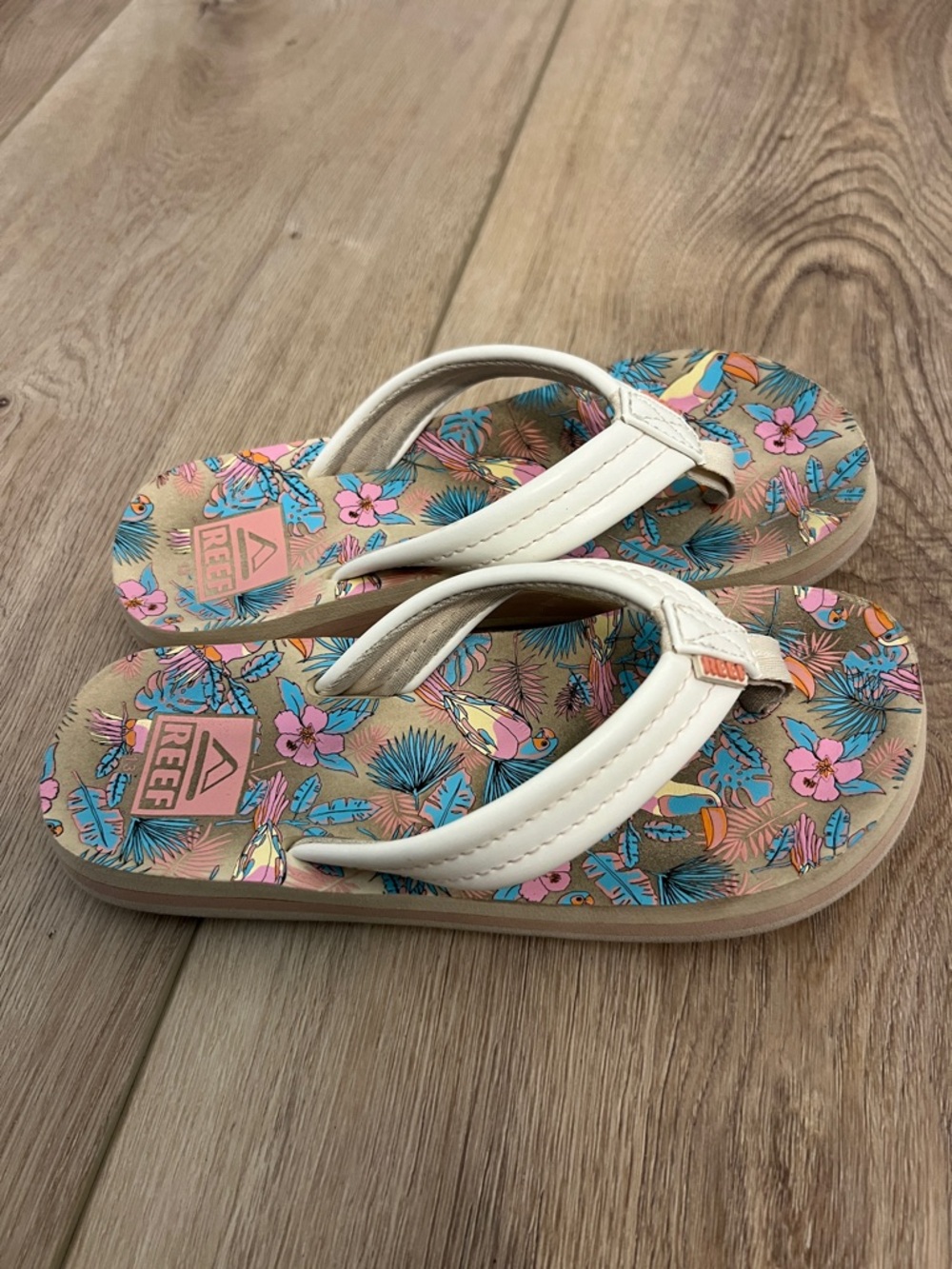 Reef White Strap Tropical Floral Flip Flops